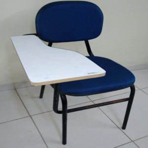 Cadeira Universitária com Prancheta (Usada)